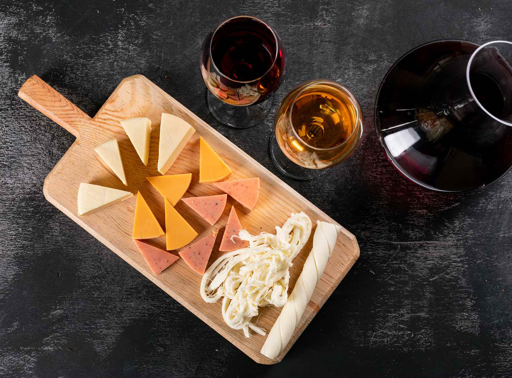 10 Alcohol and Cheese Combinations That Work Surprisingly Well