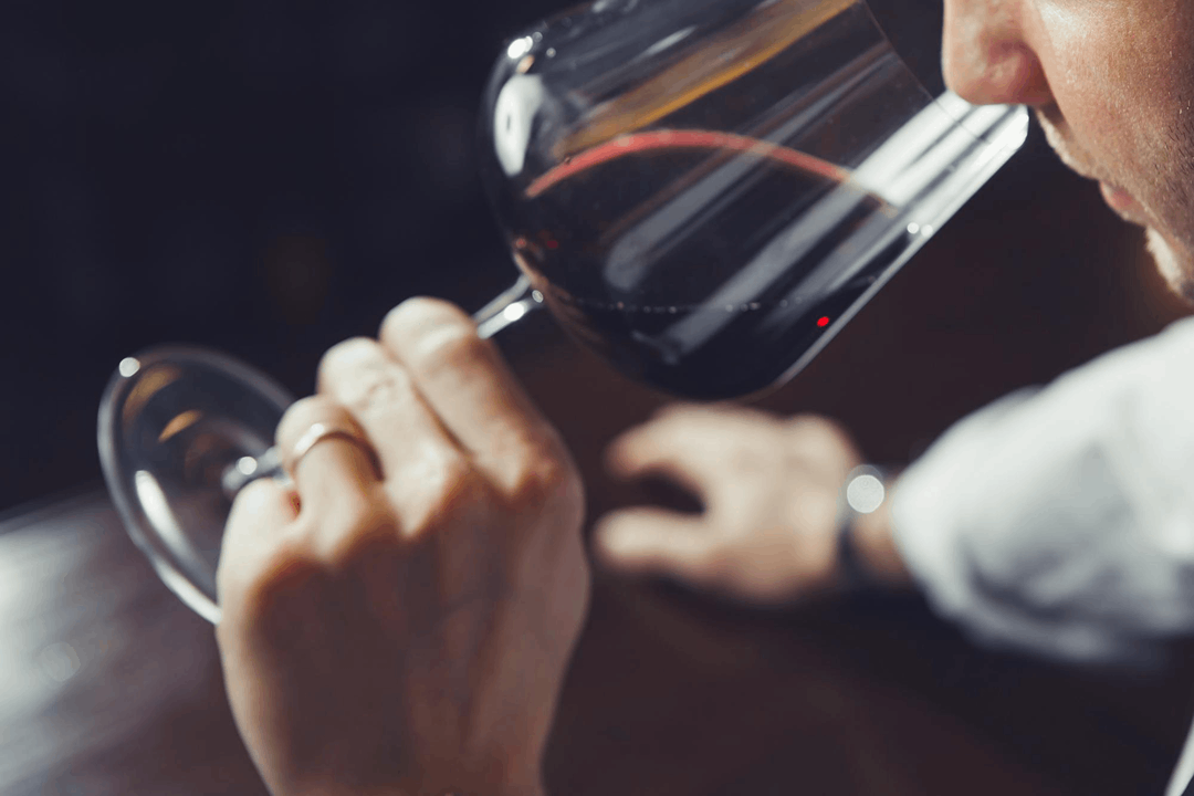 How to Identify Wine Aroma Like a Sommelier