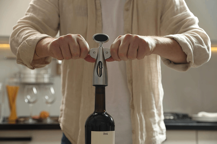 How to Open a Wine Bottle With or Without Bottle Opener