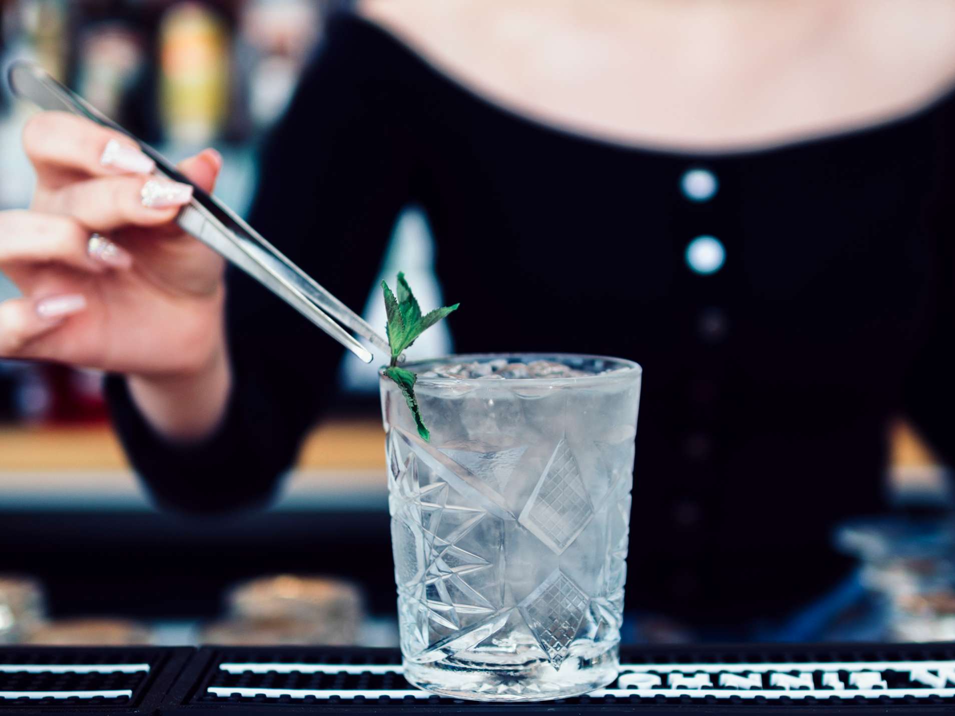 New to Gin? Here’s How to Taste Gin and Drink It Like a Pro