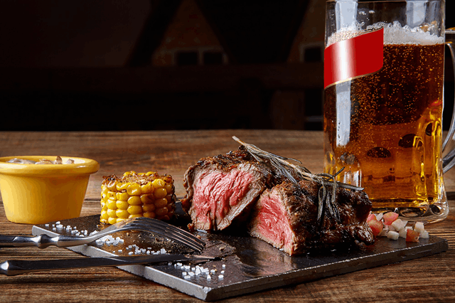 The Best Drinks to Enjoy with Wagyu Beef (Wine, Sake & More)