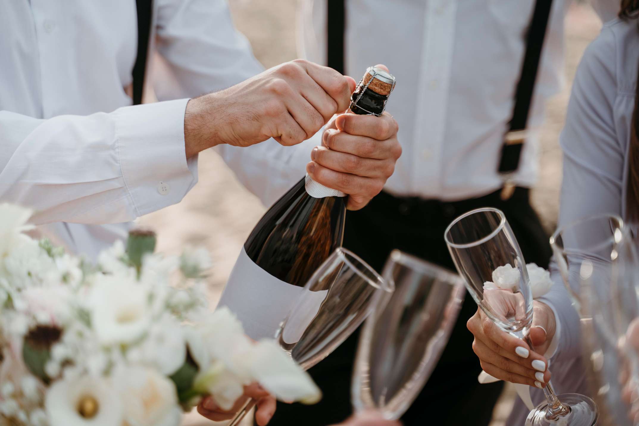 Wedding Wine: Your Guide to Choosing, Pairing, and Calculating Quantities